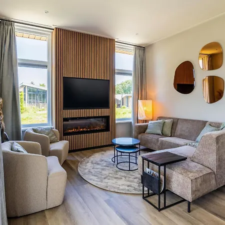Semesterbostad Stunning In With Jacuzzi Voorthuizen