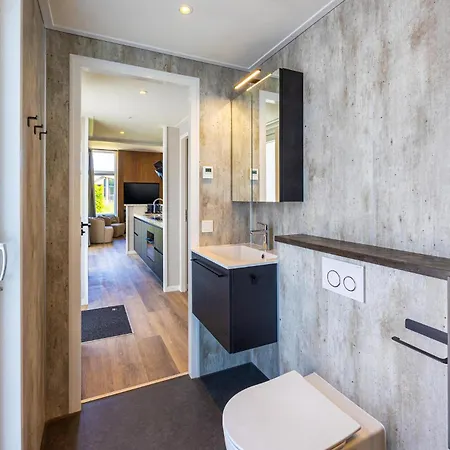 Semesterbostad Stunning In With Jacuzzi *