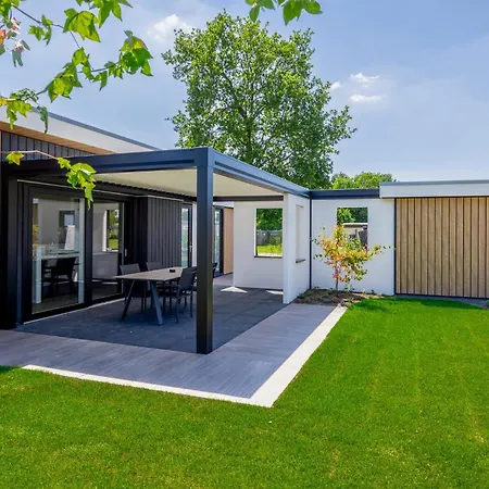Stunning In With Jacuzzi Holiday home Voorthuizen