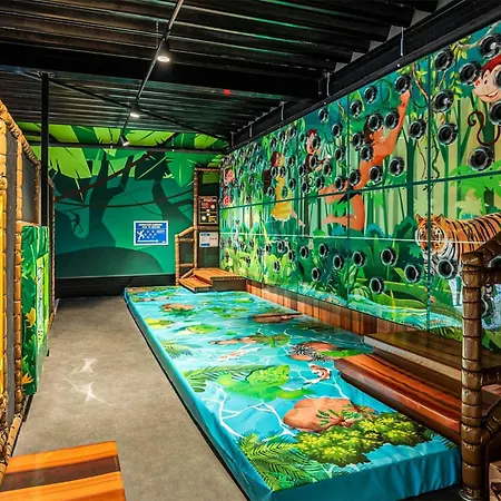 2 Bedroom Amazing In Voorthuizen